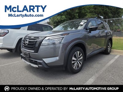 2024 Nissan Pathfinder SL