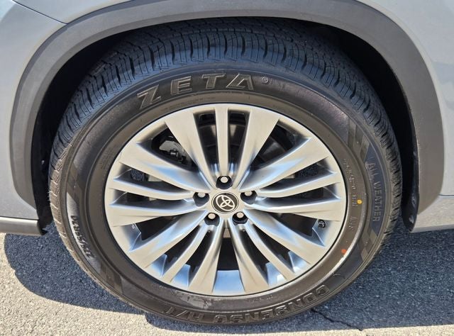 2023 Toyota Highlander Platinum