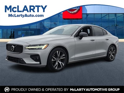 2024 Volvo S60 B5 Plus Dark Theme