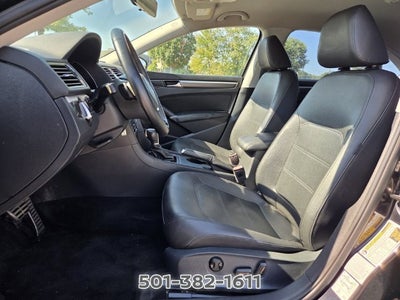 2017 Volkswagen Passat 1.8T R-Line
