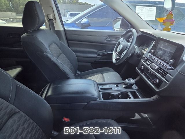 2023 Nissan Pathfinder S