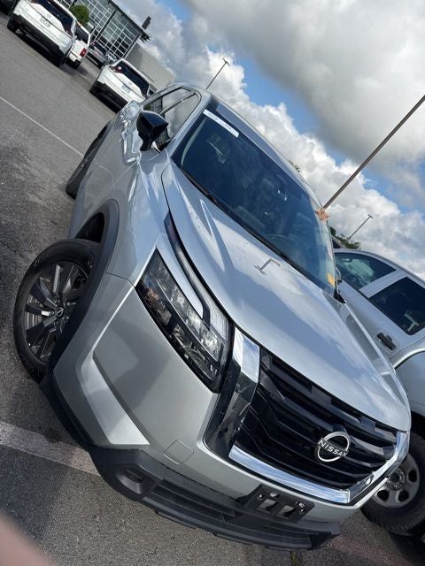 2024 Nissan Pathfinder S