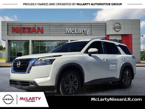 2022 Nissan Pathfinder SV