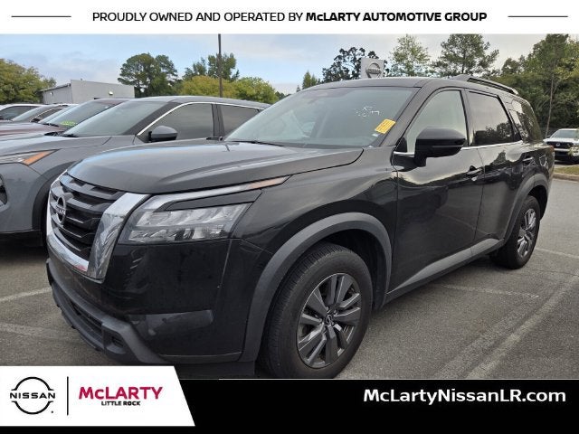 2025 Nissan Pathfinder SV