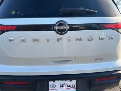 2023 Nissan Pathfinder SV