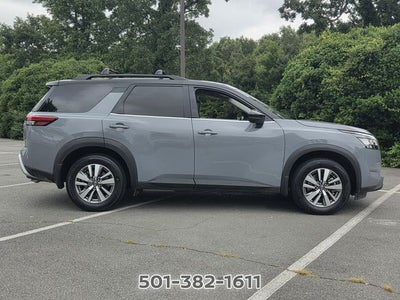 2022 Nissan Pathfinder SL