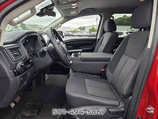 2023 Nissan Titan SV