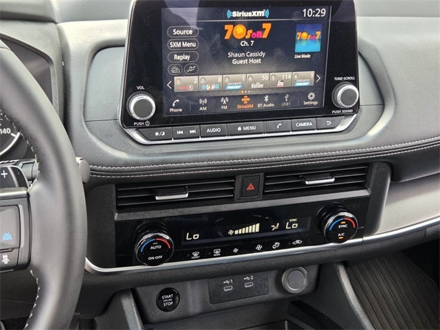 2025 Nissan Rogue SV