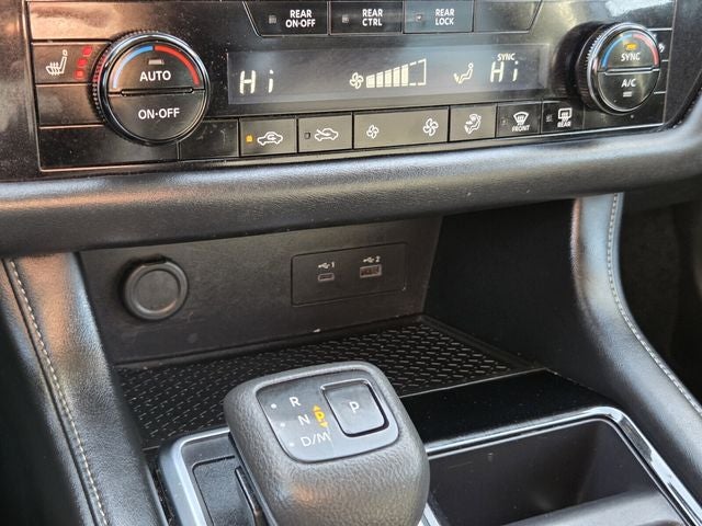 2024 Nissan Pathfinder SV