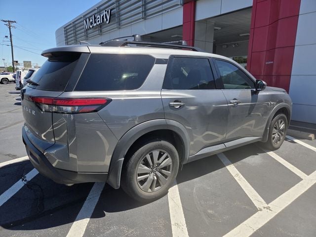 2024 Nissan Pathfinder SV