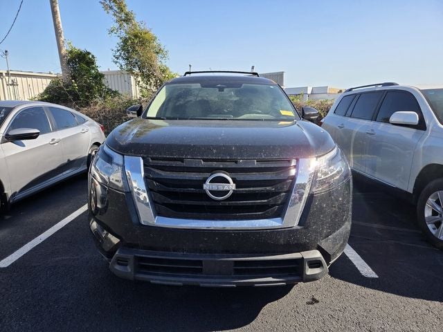 2023 Nissan Pathfinder SV