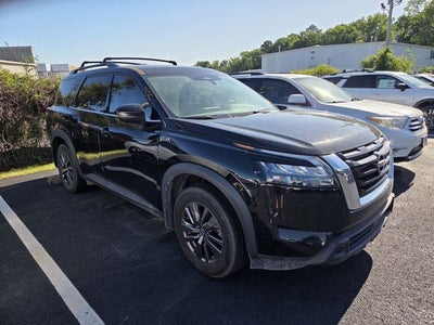 2023 Nissan Pathfinder SV