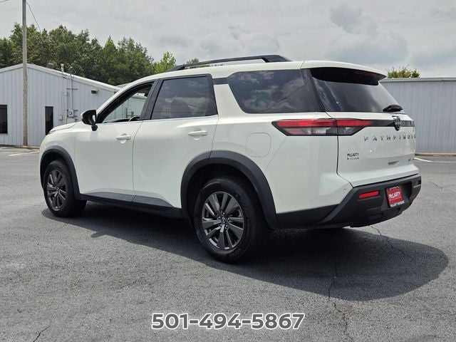 2022 Nissan Pathfinder SV