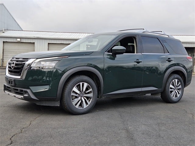 2023 Nissan Pathfinder SL