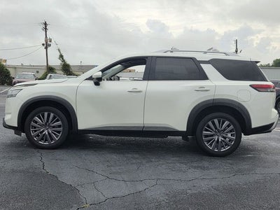 2023 Nissan Pathfinder SL