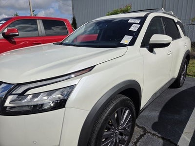 2023 Nissan Pathfinder SL