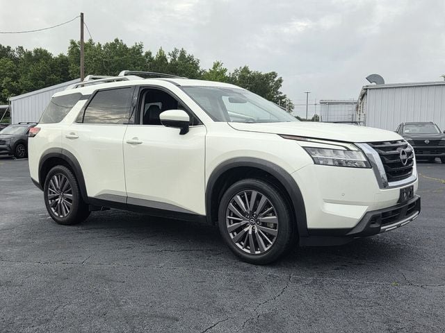 2023 Nissan Pathfinder SL
