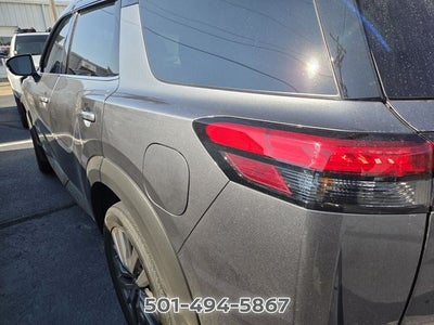 2024 Nissan Pathfinder SL