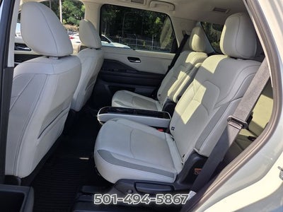2024 Nissan Pathfinder SL