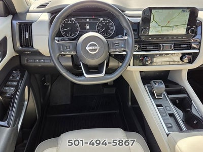 2024 Nissan Pathfinder SL