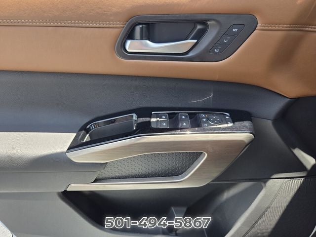2025 Nissan Pathfinder Platinum