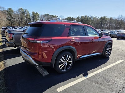 2025 Nissan Pathfinder Platinum