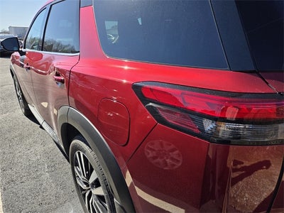 2025 Nissan Pathfinder Platinum