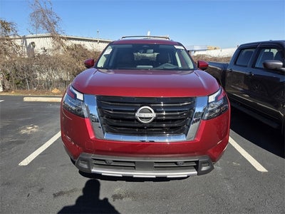 2025 Nissan Pathfinder Platinum