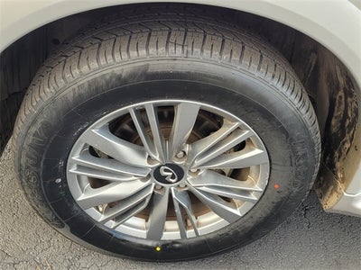 2022 INFINITI QX80 LUXE