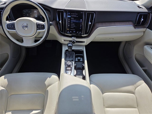 2021 Volvo XC60 T5 Momentum